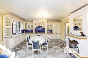 Дом 272м², 2-этажный, участок 7 сот.