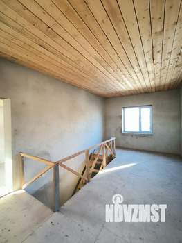 Дом 271м², 3-этажный, участок 15 сот.