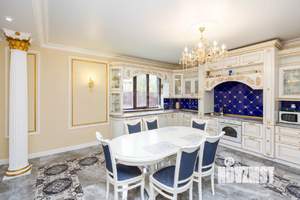 Дом 272м², 2-этажный, участок 7 сот.