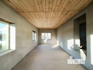 Дом 271м², 3-этажный, участок 15 сот.