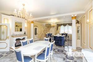 Дом 272м², 2-этажный, участок 7 сот.