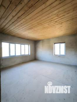 Дом 271м², 3-этажный, участок 15 сот.