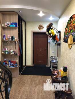 Дом 220м², 2-этажный, участок 6 сот.  