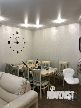 Дом 220м², 2-этажный, участок 6 сот.  