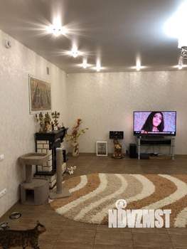 Дом 220м², 2-этажный, участок 6 сот.  