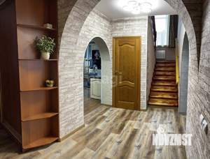 Дом 345м², 3-этажный, участок 10 сот.  