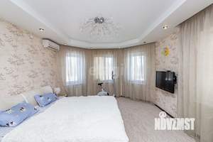 Дом 214м², 2-этажный, участок 10 сот.  