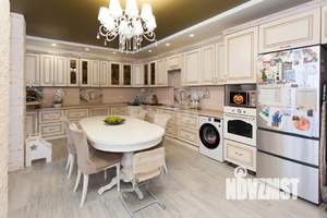 Дом 164м², 2-этажный, участок 10 сот.  