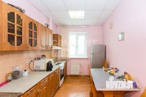 Дом 220м², 3-этажный, участок 6 сот.  