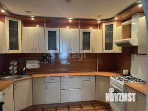 Дом 231м², 3-этажный, участок 6 сот.  