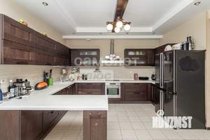 Коттедж 214м², 2-этажный, участок 10 сот.  