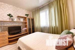 1-к квартира, посуточно, 42м2, 20/25 этаж