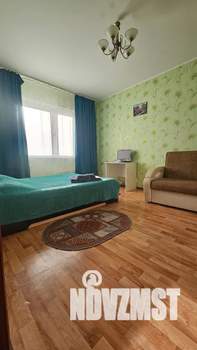 1-к квартира, посуточно, 38м2, 2/17 этаж