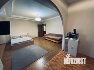 Студия квартира, посуточно, 42м2, 4/5 этаж
