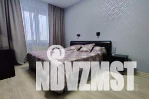 1-к квартира, посуточно, 43м2, 9/16 этаж