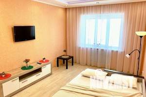 1-к квартира, посуточно, 42м2, 8/17 этаж