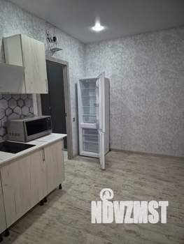 Студия квартира, посуточно, 35м2, 10/25 этаж