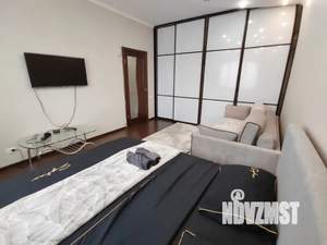 1-к квартира, посуточно, 35м2, 7/17 этаж