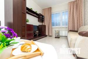 1-к квартира, посуточно, 38м2, 7/17 этаж