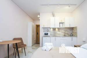 Студия квартира, посуточно, 25м2, 1/18 этаж