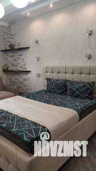 1-к квартира, посуточно, 50м2, 13/16 этаж