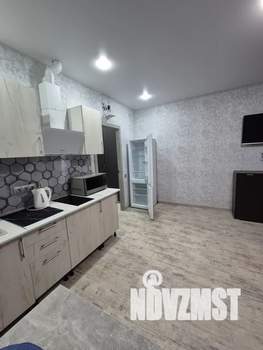 Студия квартира, посуточно, 35м2, 10/25 этаж