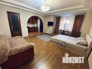 Студия квартира, посуточно, 42м2, 4/5 этаж