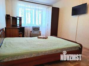 1-к квартира, посуточно, 40м2, 6/9 этаж