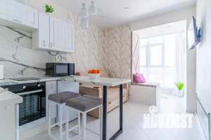 1-к квартира, посуточно, 42м2, 1/1 этаж
