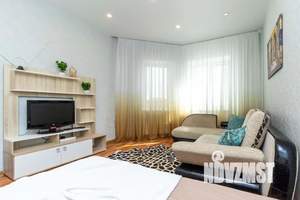 1-к квартира, посуточно, 38м2, 7/9 этаж