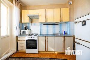 2-к квартира, вторичка, 60м2, 9/9 этаж