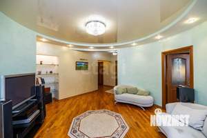 3-к квартира, вторичка, 131м2, 2/4 этаж