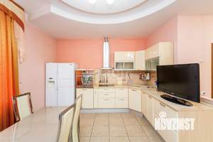 3-к квартира, вторичка, 110м2, 2/4 этаж