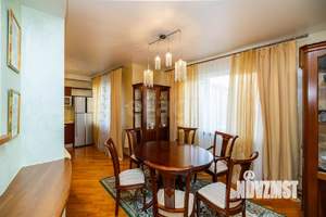 3-к квартира, вторичка, 131м2, 2/4 этаж