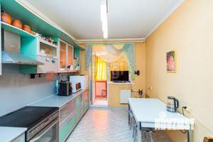 3-к квартира, вторичка, 74м2, 9/9 этаж