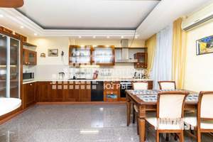 3-к квартира, вторичка, 119м2, 8/9 этаж