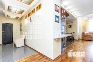 3-к квартира, вторичка, 119м2, 8/9 этаж